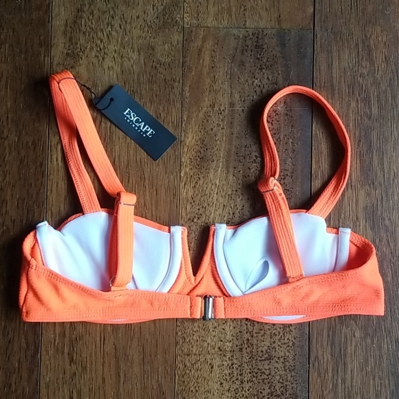 ESCAPE Swimwear | Bikini Top - Picture 2 of 8